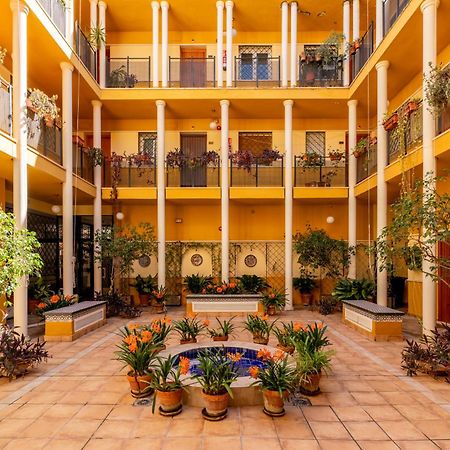 San Vicente-Museo Apartamento Seville Exterior photo