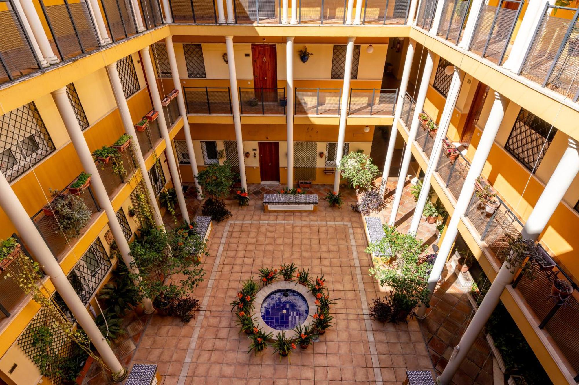 San Vicente-Museo Apartamento Seville Exterior photo
