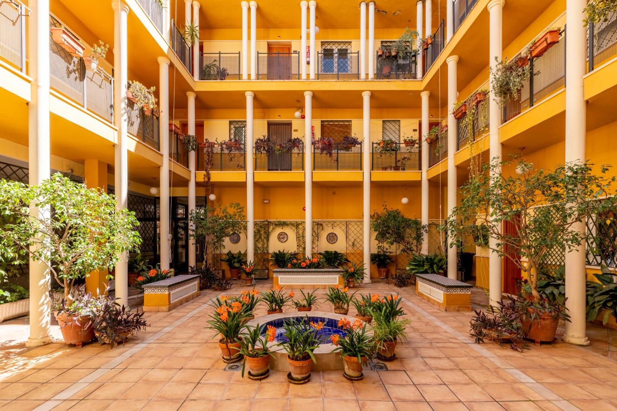 San Vicente-Museo Apartamento Seville Exterior photo